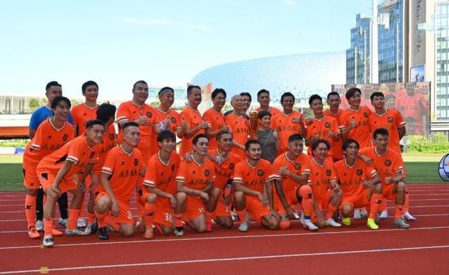 边听着, 谭校长好棒, entit