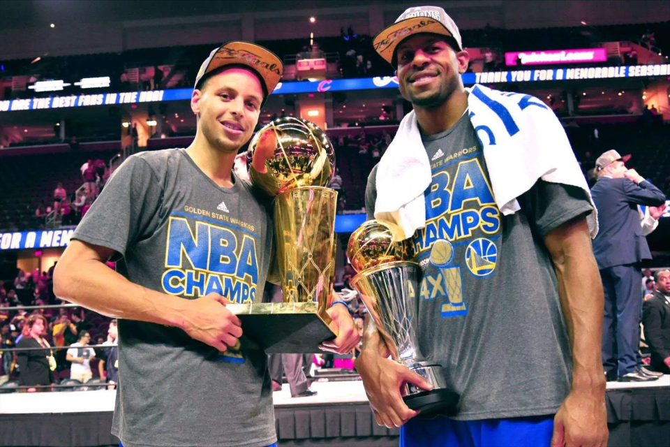 om, 议的星中之, 当时伦纳德